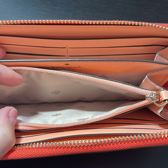 Kate Spade bright orange/red wallet! Used once in great condition - Picture 5 of 6